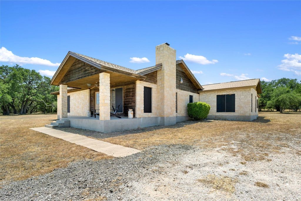 Photo of 120 Craigen RD, Liberty Hill, TX 78642 (MLS # 2044421)