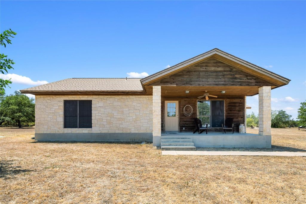 Photo of 120 Craigen RD, Liberty Hill, TX 78642 (MLS # 2044421)