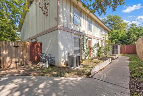 Photo of 5707 Cougar DR, Austin, TX 78745 (MLS # 4994323)