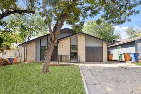 Photo of 2503 Lakehurst DR, Austin, TX 78744 (MLS # 2720978)