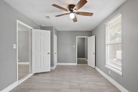 Tiny photo for 2503 Lakehurst DR, Austin, TX 78744 (MLS # 2720978)