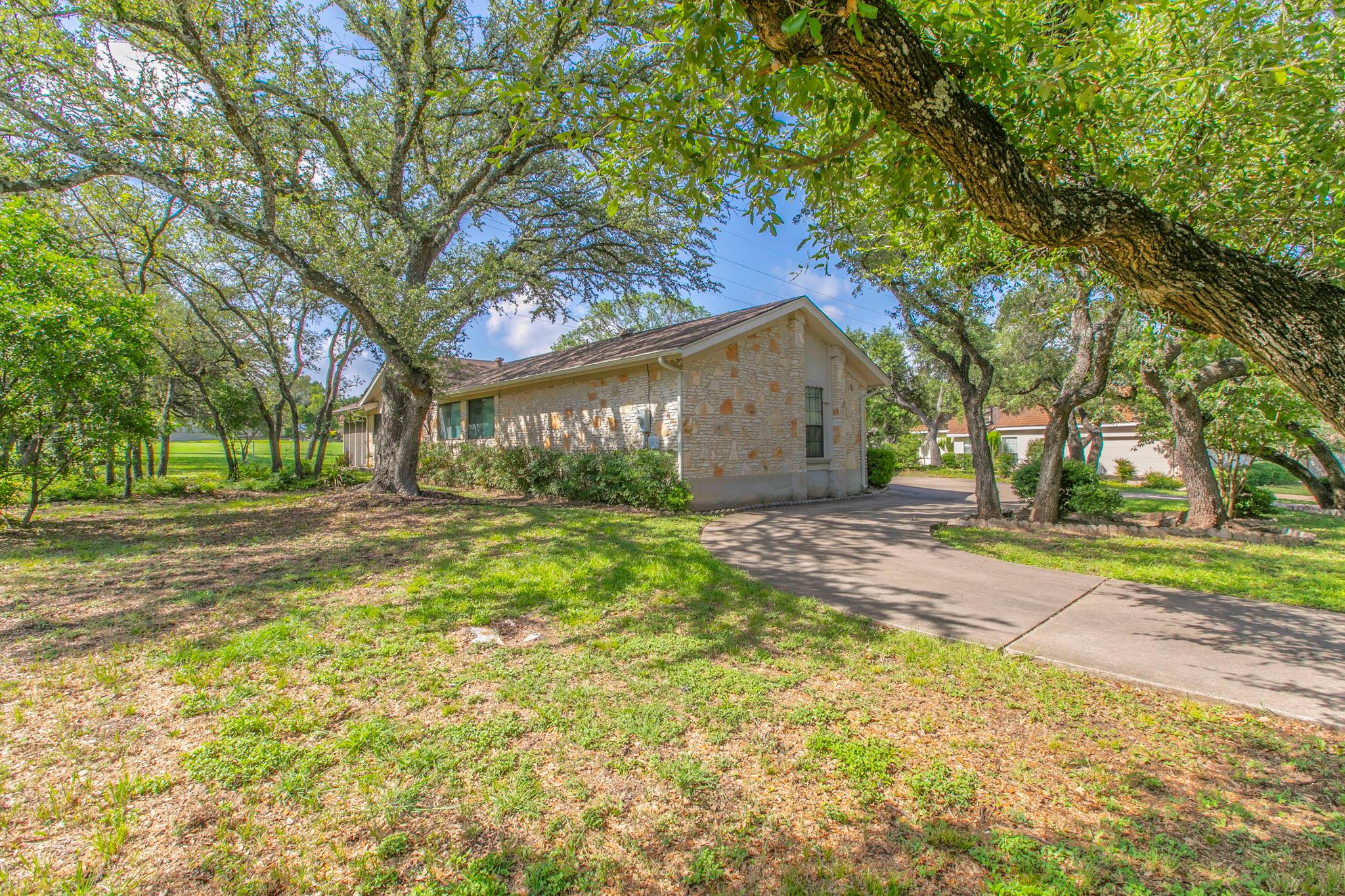106 White Sands DR