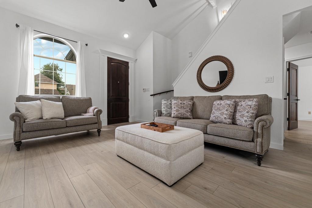 1409 Lantern Light DR