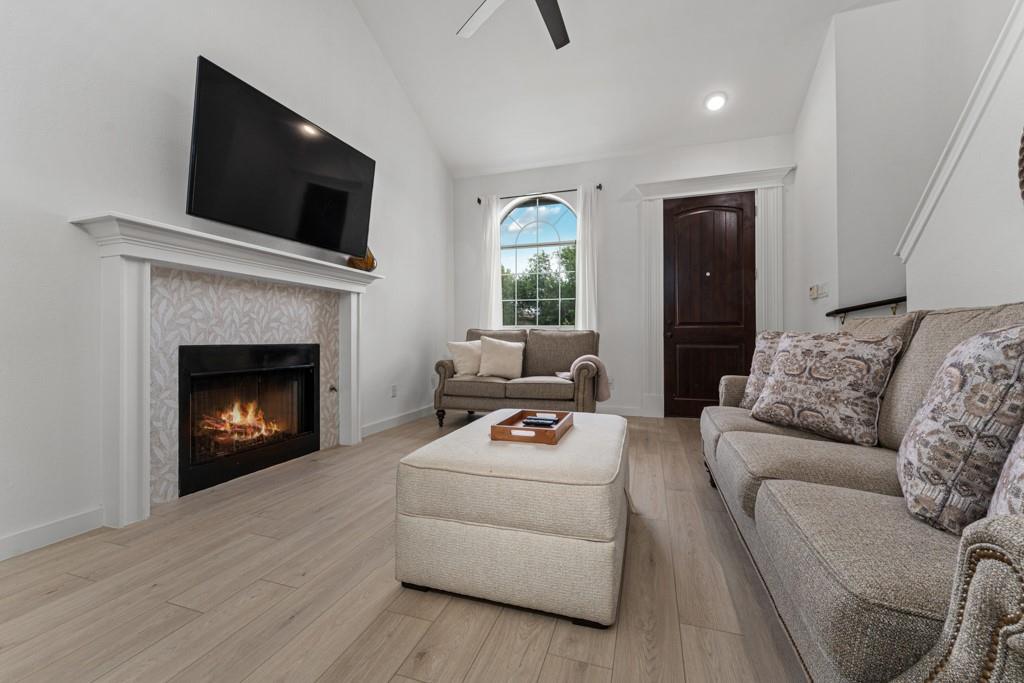 1409 Lantern Light DR
