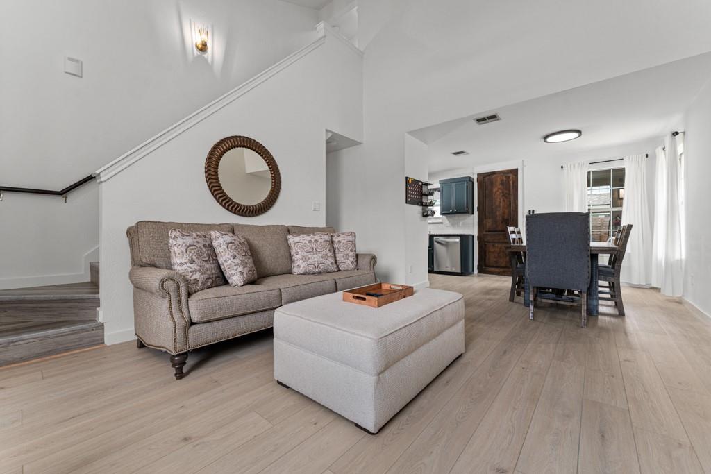1409 Lantern Light DR