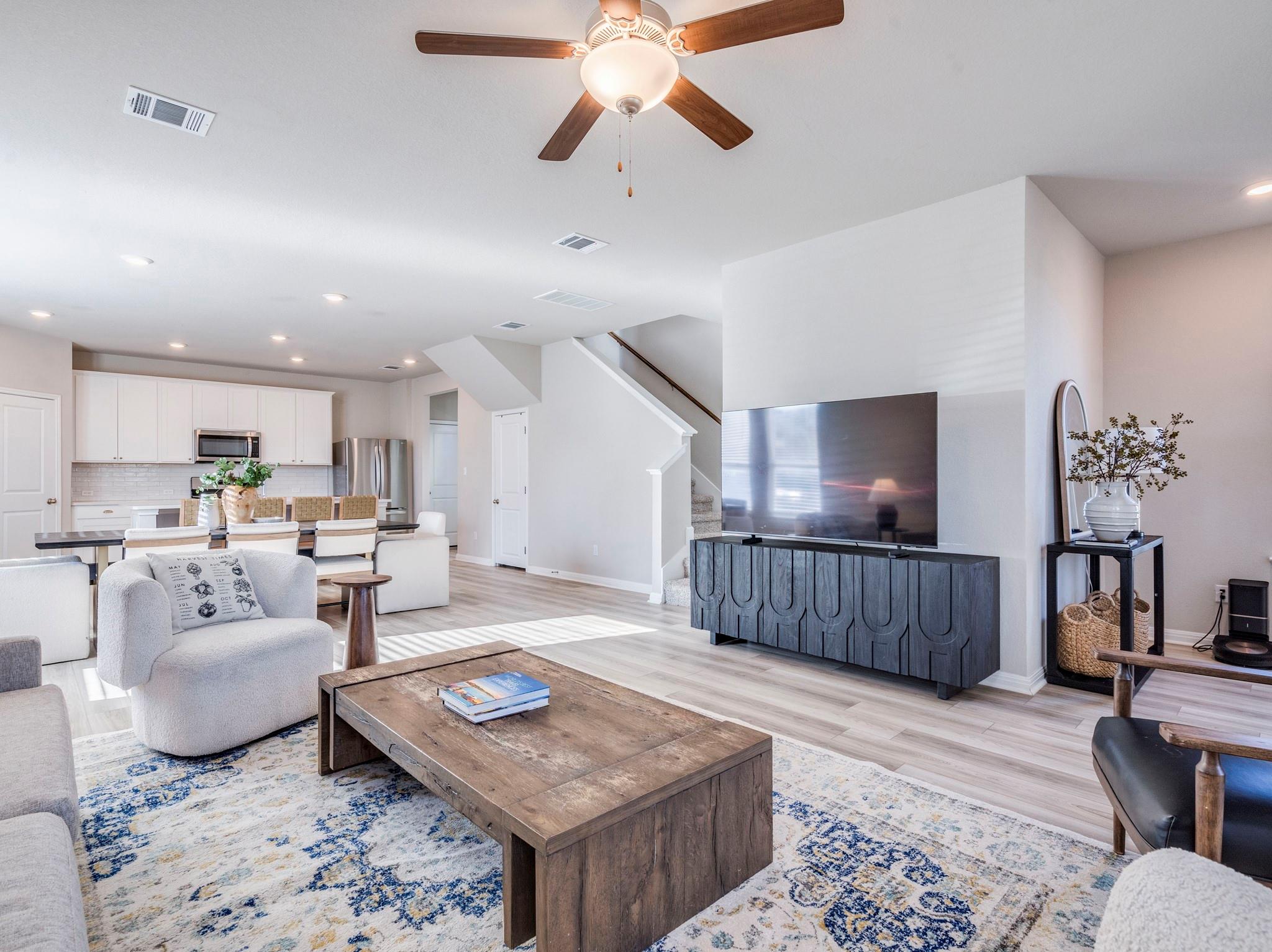 218 Glass Mountains WAY