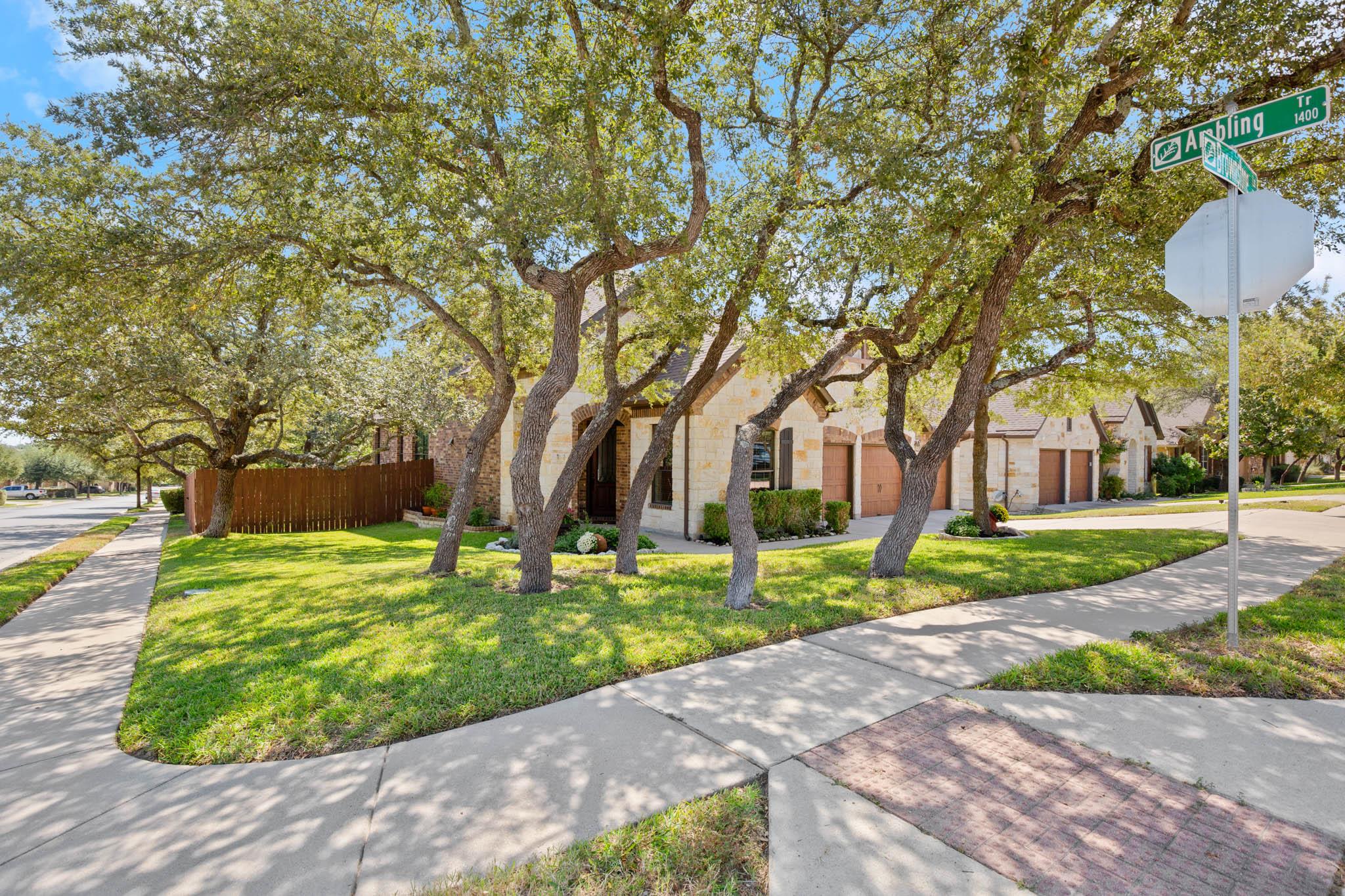 2300 Brownstone LN