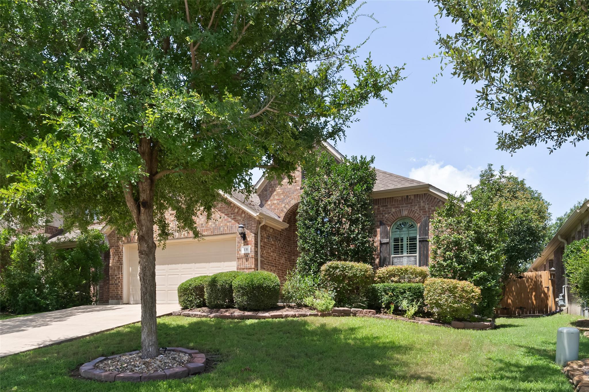 131 Lacebark LN
