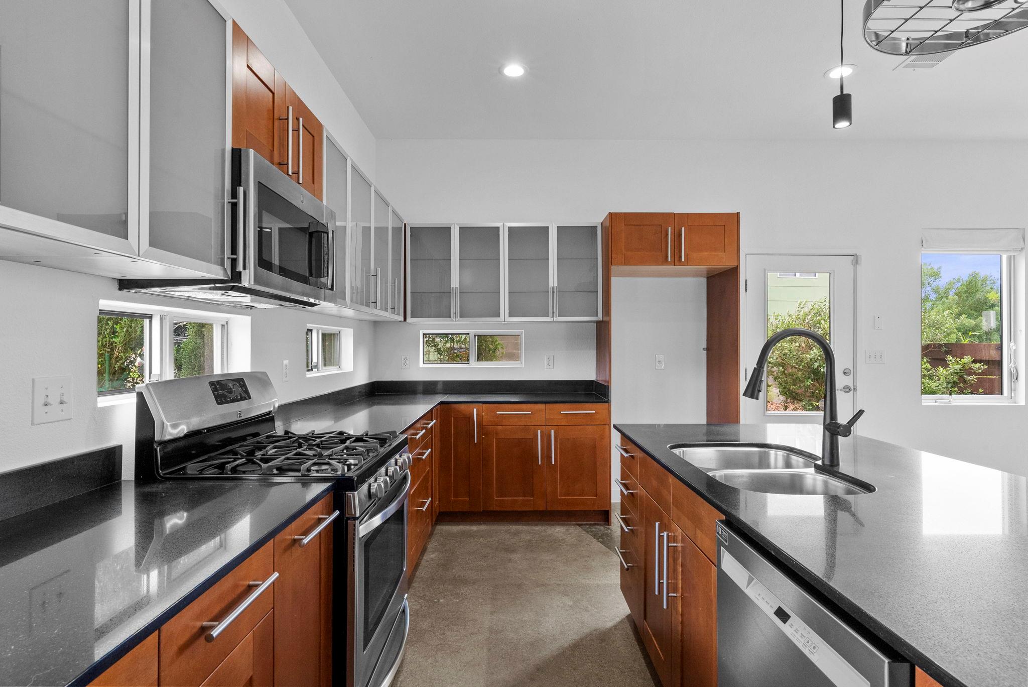 7404 Ava LN