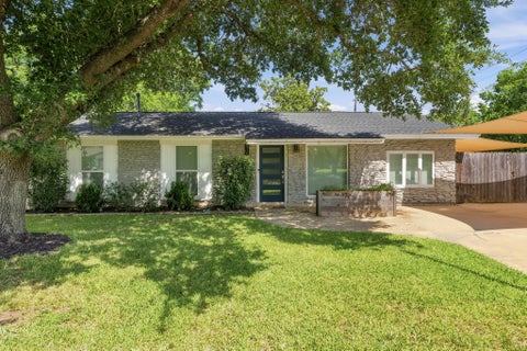 Photo of 6706 Isabelle DR, Austin, TX 78752 (MLS # 5527462)
