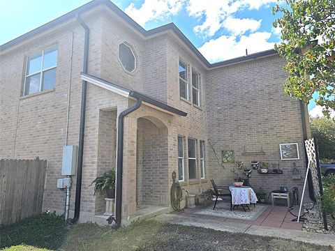 1806 Candlelight DR Leander TX 78641