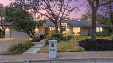 Photo of 3923 Glengarry DR, Austin, TX 78731 (MLS # 7831209)