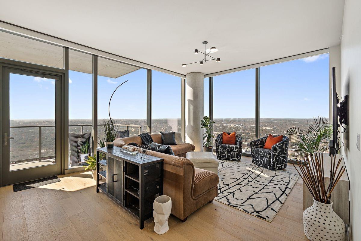 44 East Ave 3801