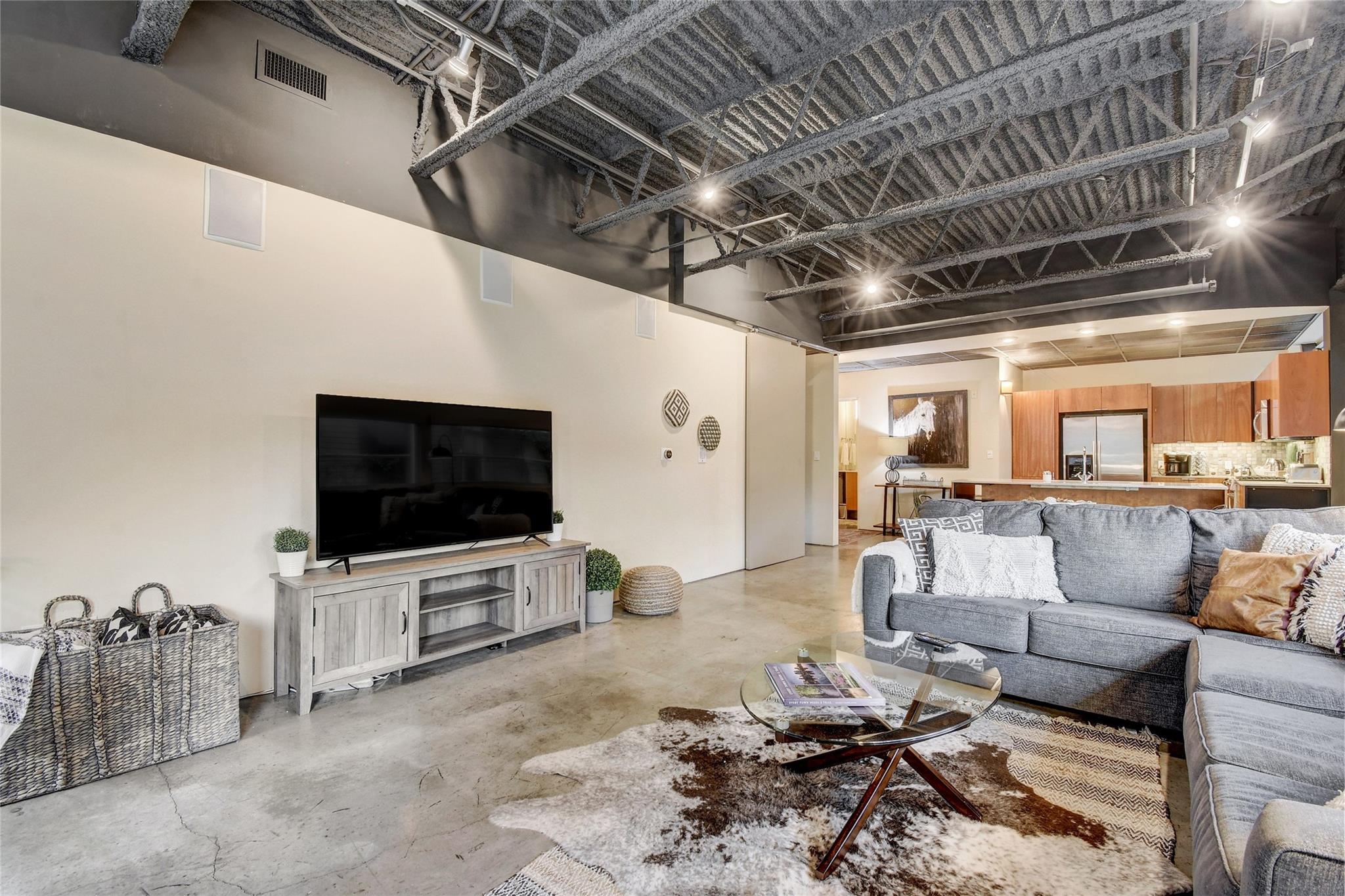 601 Brushy ST 205