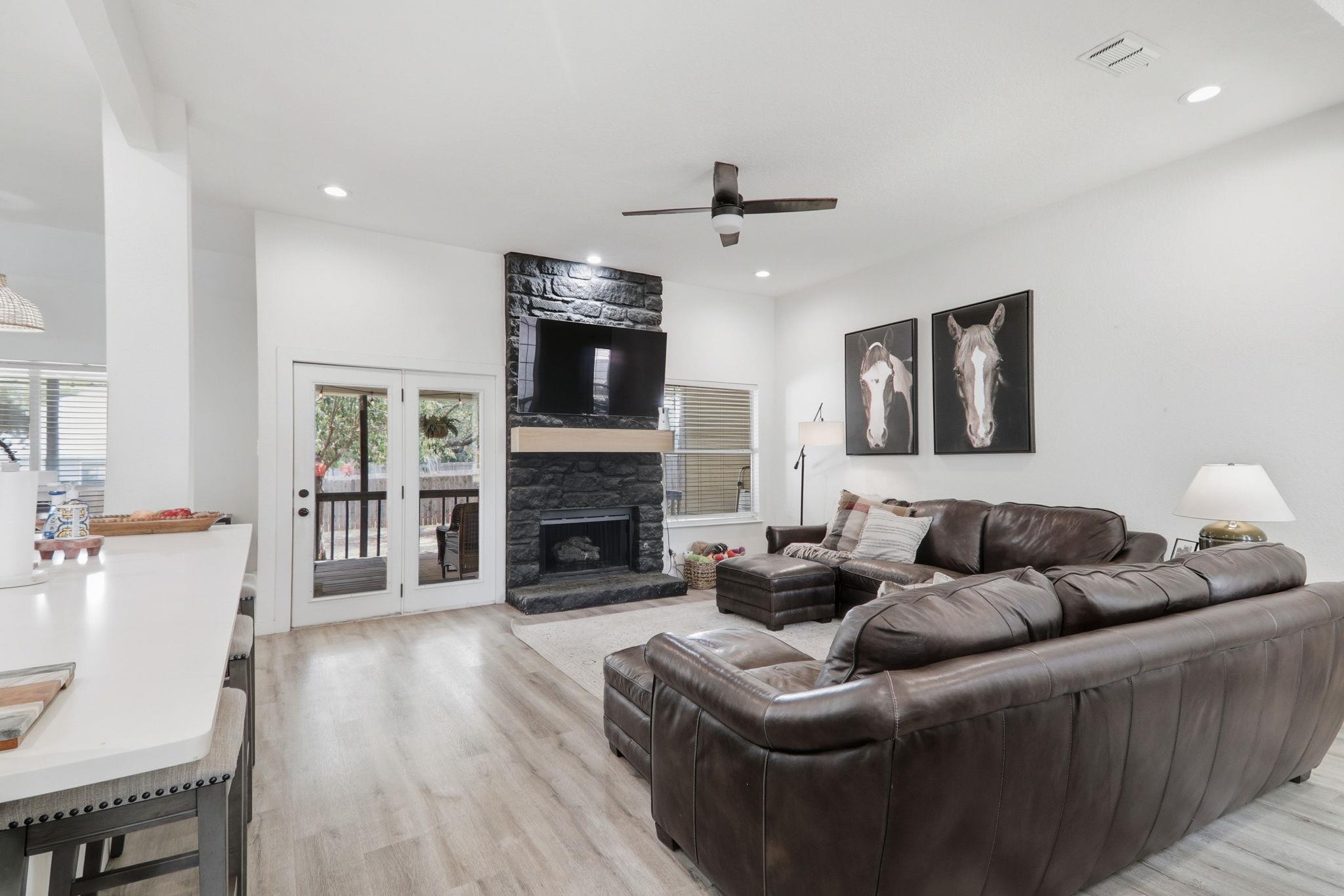 511 Debora DR