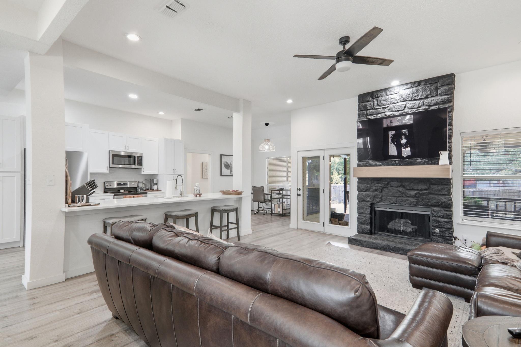 511 Debora DR