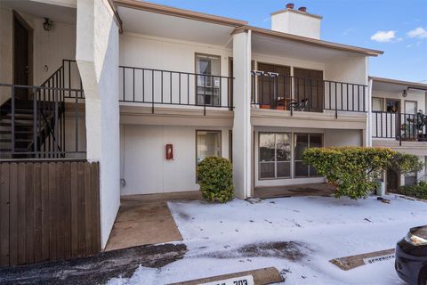 Photo of 6910 Hart LN #203, Austin, TX 78731 (MLS # 4969326)