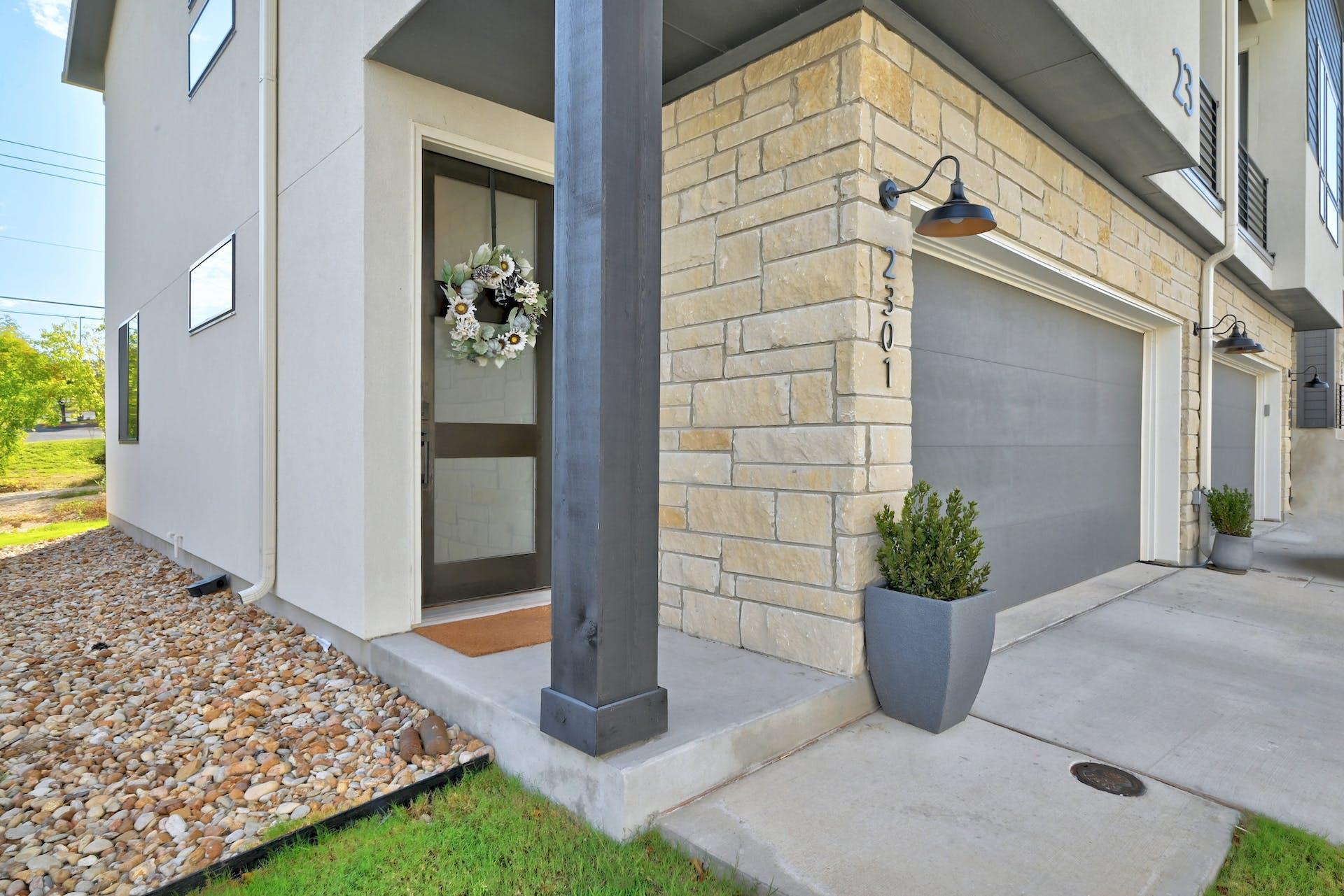 2050 Lohmans Spur RD 2301