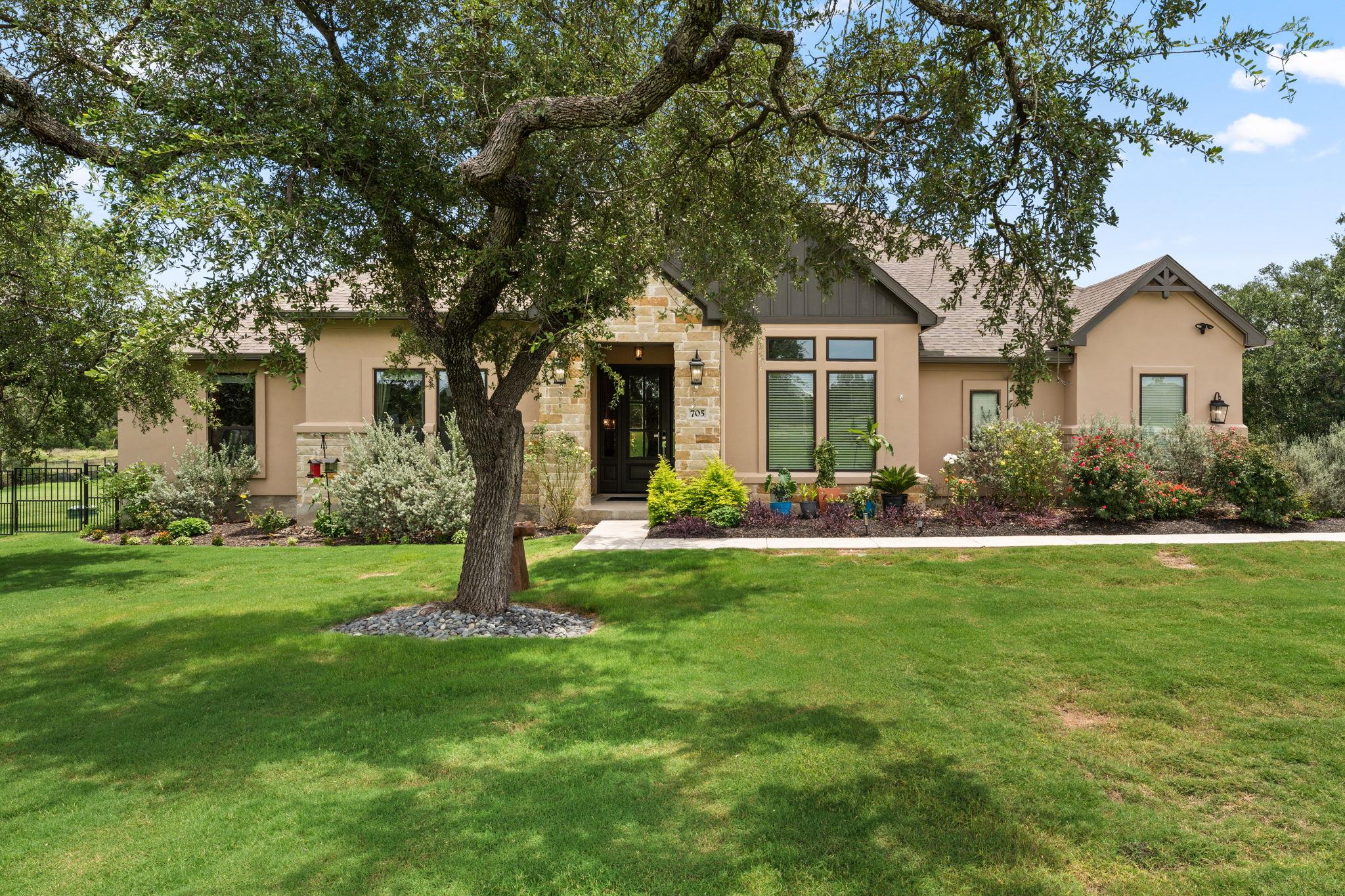 705 Spicewood Trails DR