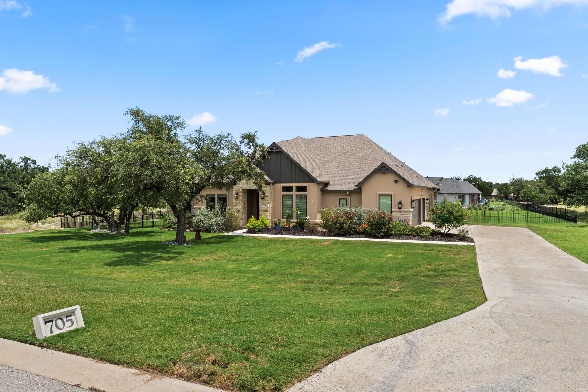 705 Spicewood Trails DR