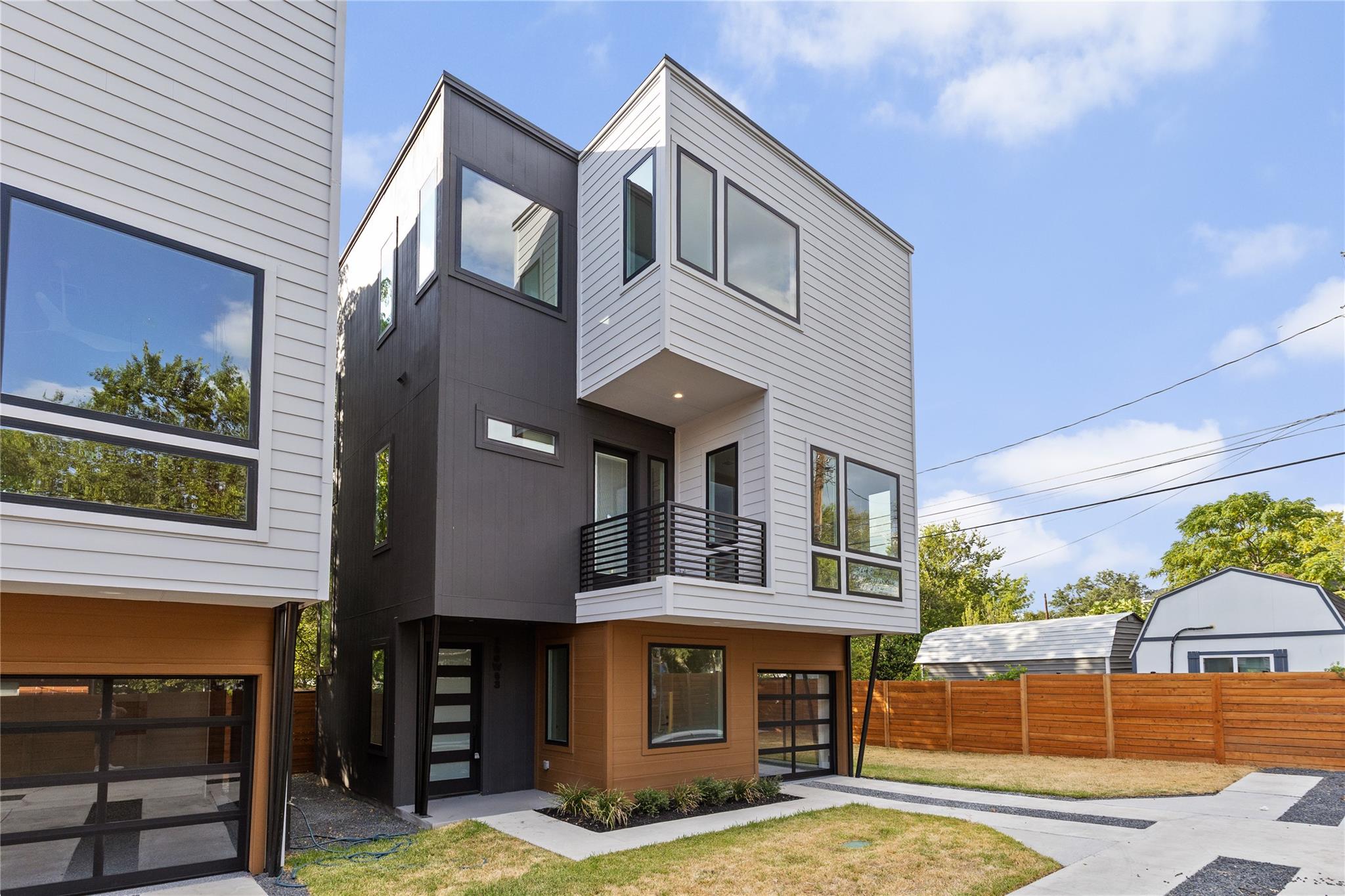 100 W Odell ST 3