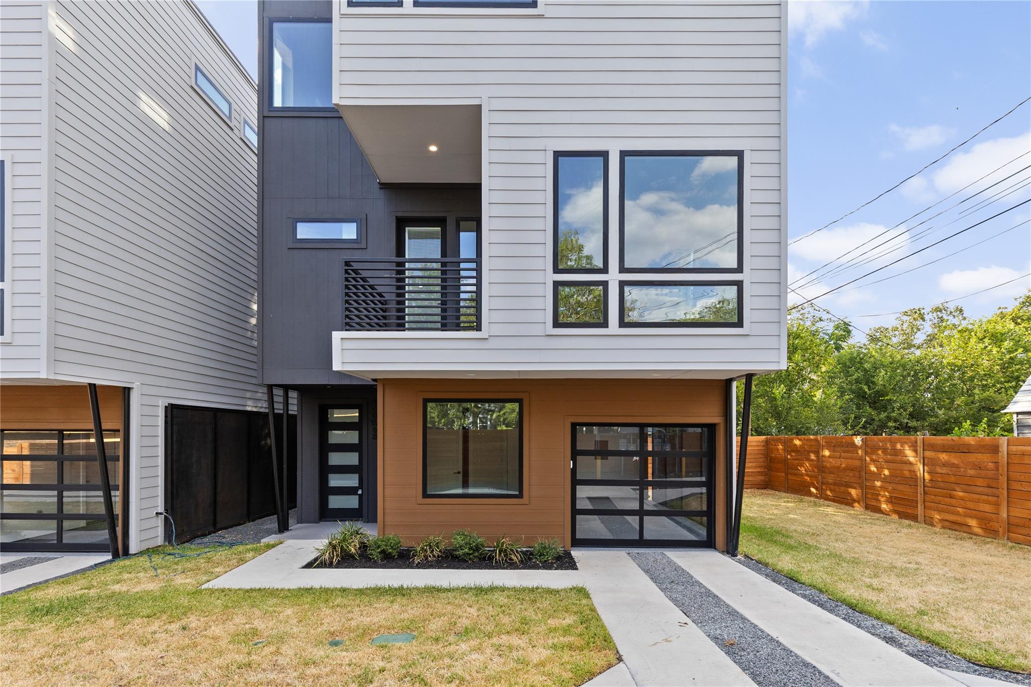100 W Odell ST 3