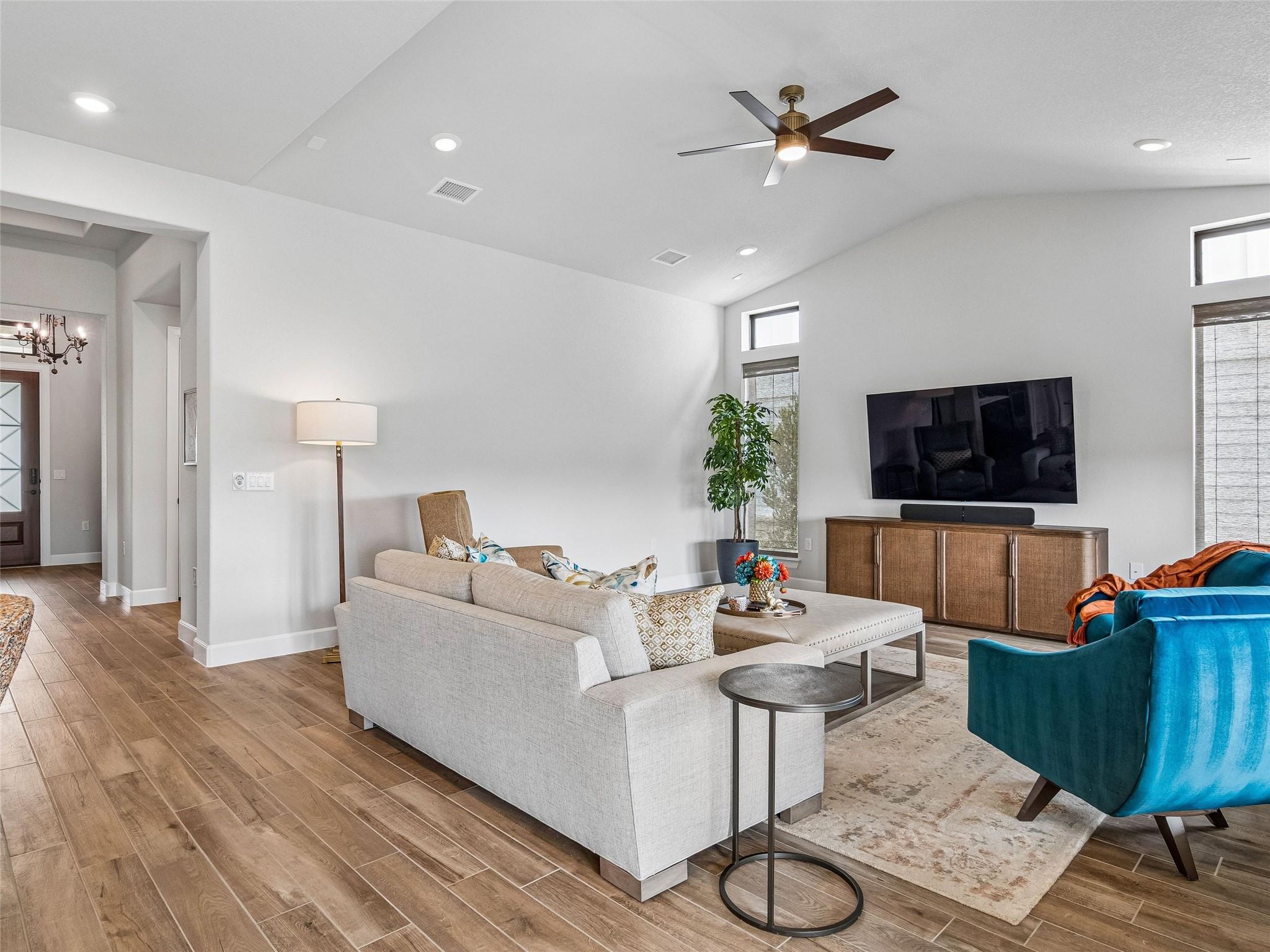1312 Dancing Oak LN