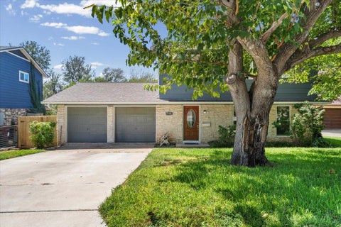 Photo of 7108 Meadowood DR, Austin, TX 78723 (MLS # 7148115)