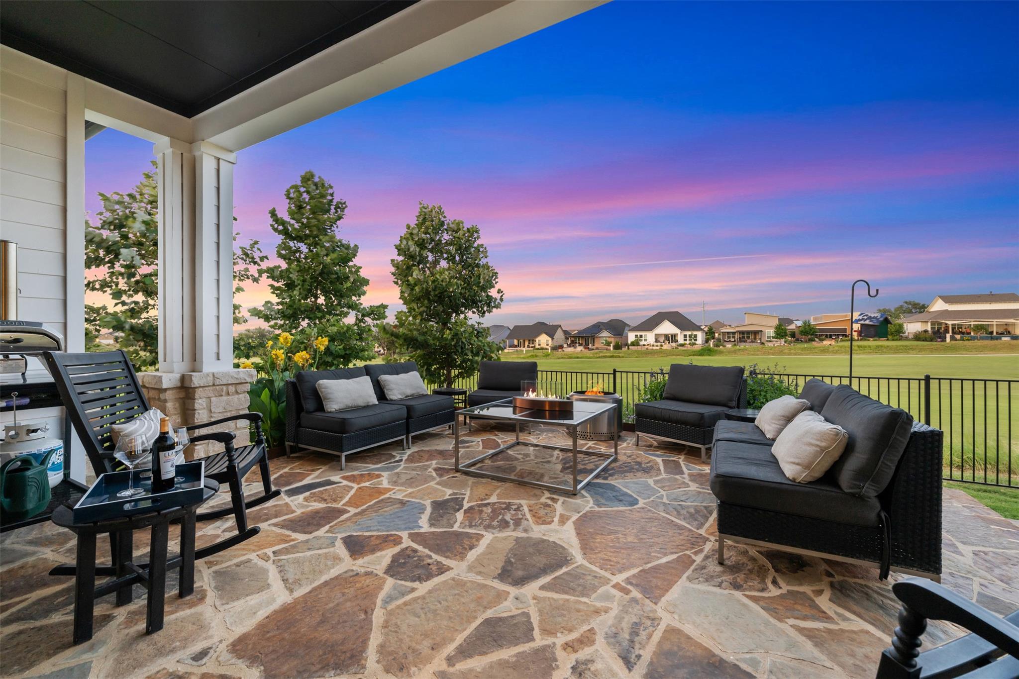 1316 Dancing Oak LN