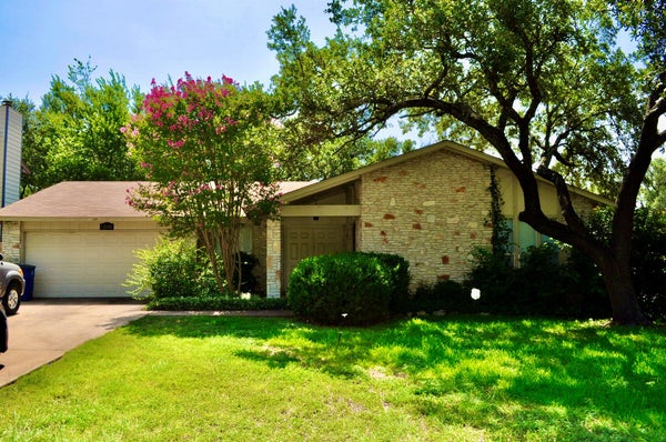12001 LADRIDO LN, AUSTIN, TX 78727 - Image f8bf2bd2f39ae66db631a5fe55048e95/3467389076