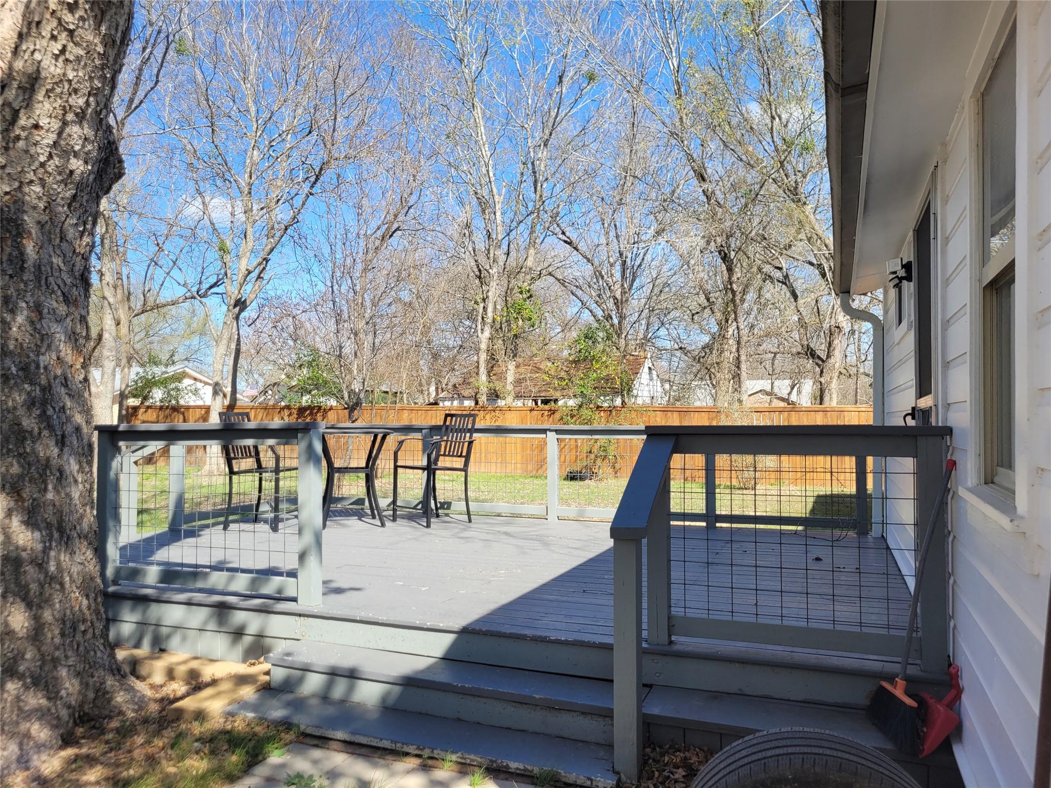 1106 Austin ST