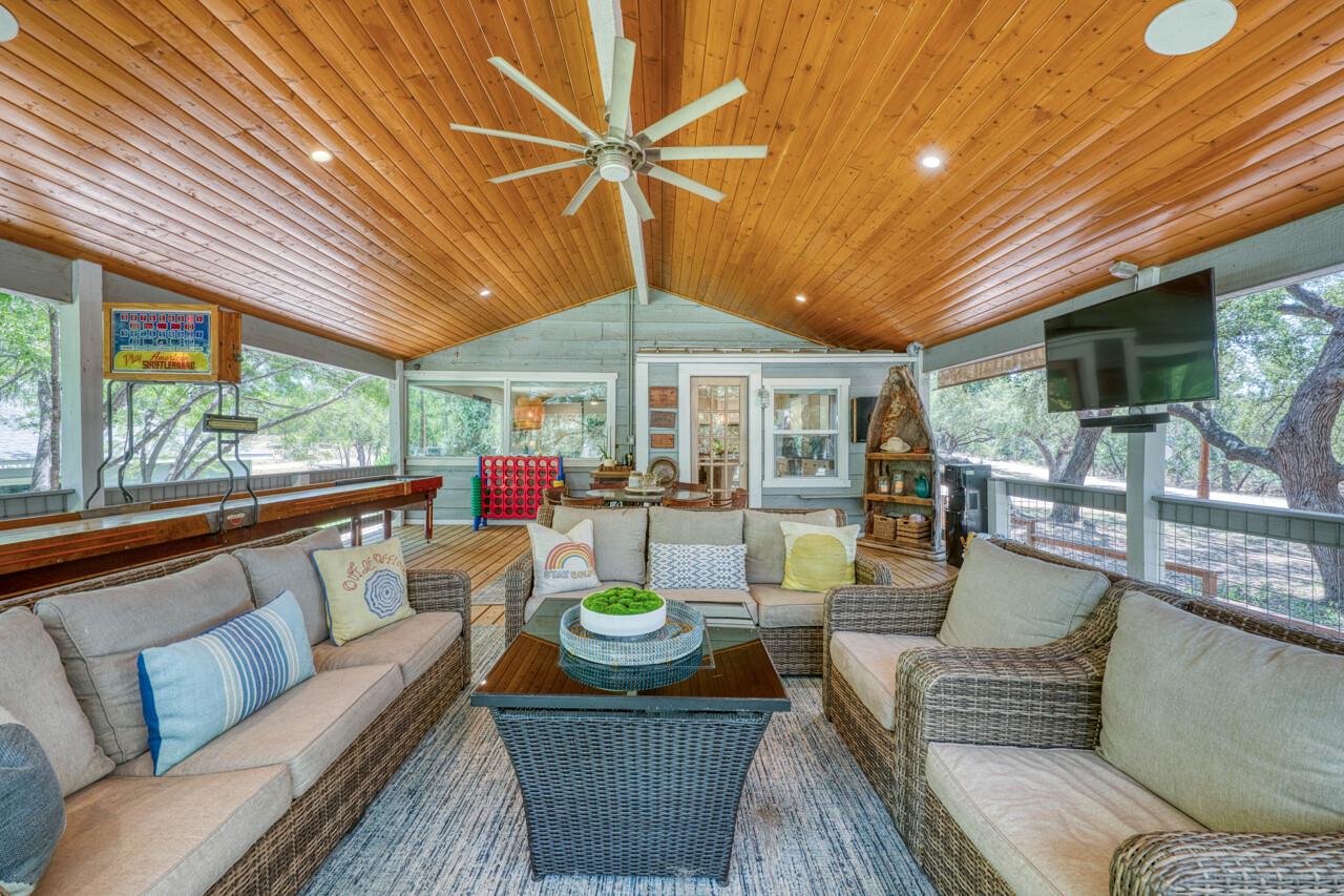1001 Shorewood DR