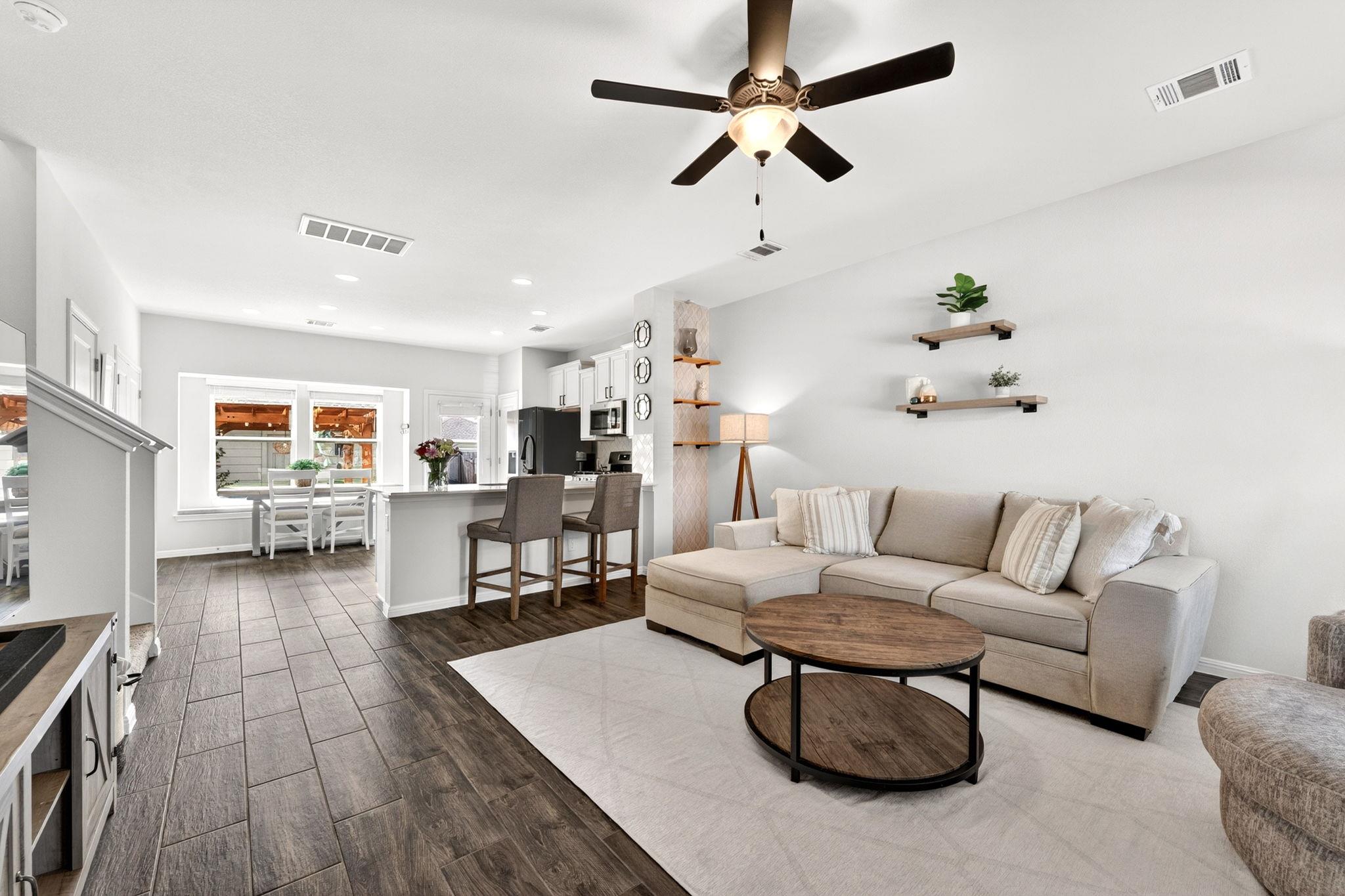 17903 Papaveri WAY 212
