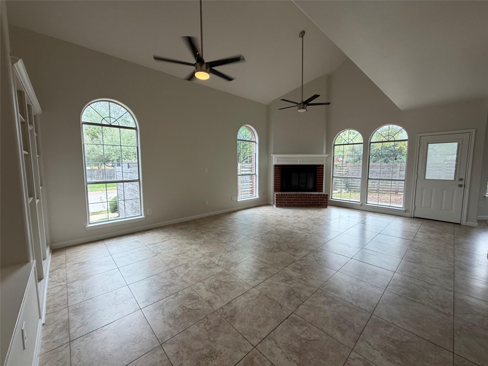 2225 Parkland CV