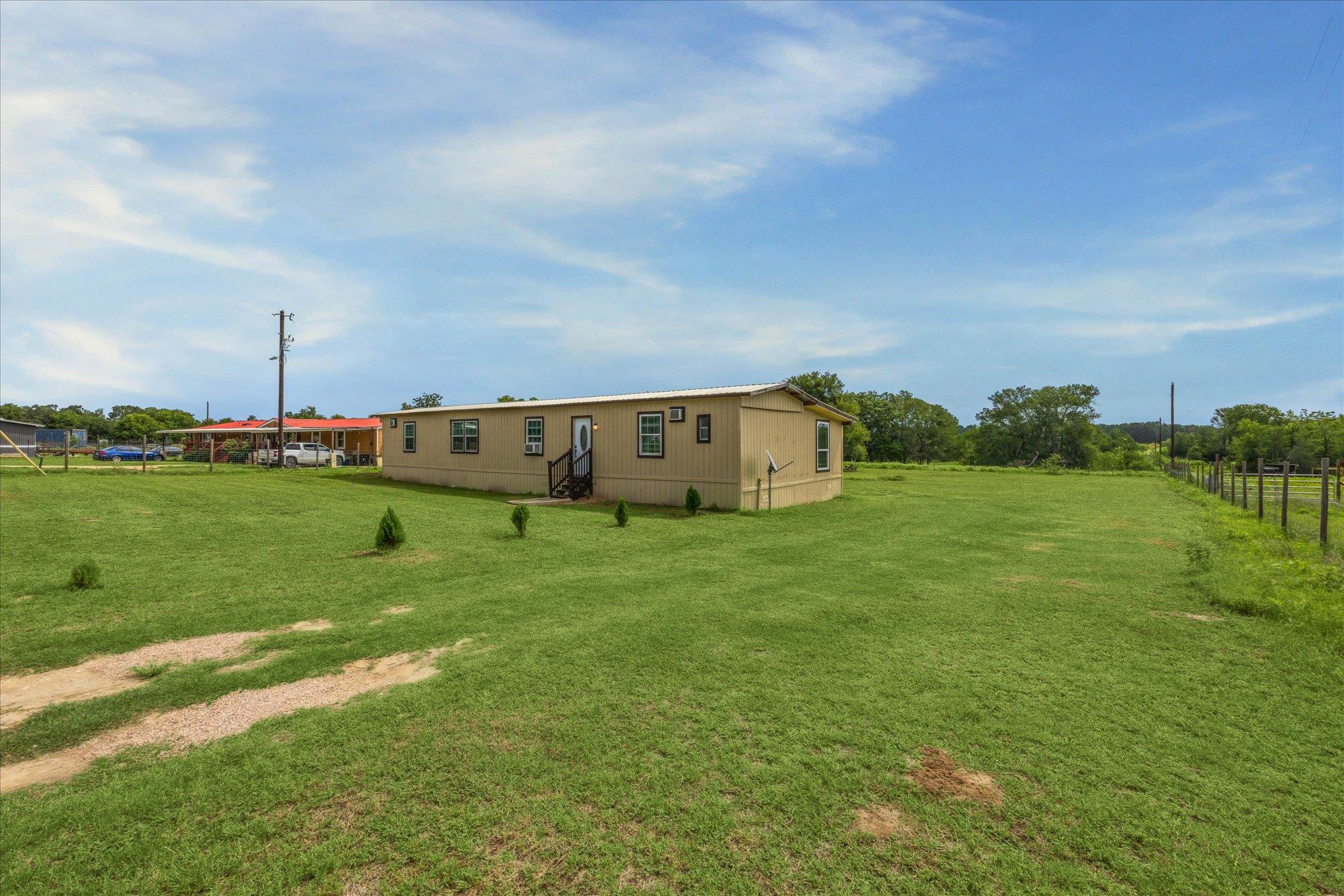 359 Dale Oaks LN