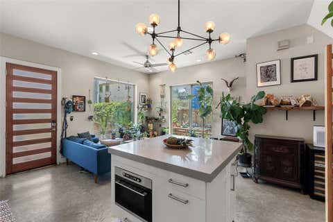 Tiny photo for 902 Calle Limon RD #B, Austin, TX 78702 (MLS # 5060240)