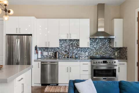Tiny photo for 902 Calle Limon RD #B, Austin, TX 78702 (MLS # 5060240)