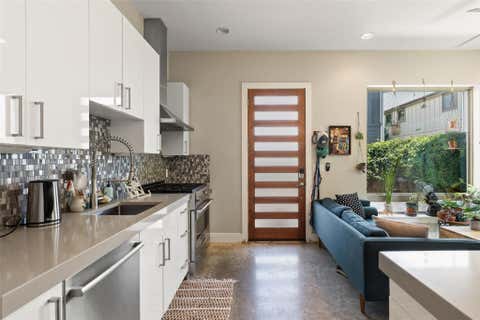 Tiny photo for 902 Calle Limon RD #B, Austin, TX 78702 (MLS # 5060240)