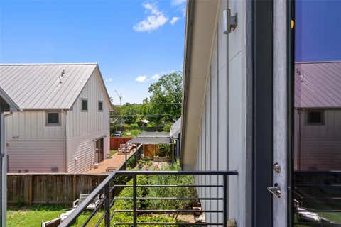 Tiny photo for 902 Calle Limon RD #B, Austin, TX 78702 (MLS # 5060240)
