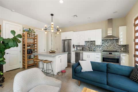 Tiny photo for 902 Calle Limon RD #B, Austin, TX 78702 (MLS # 5060240)