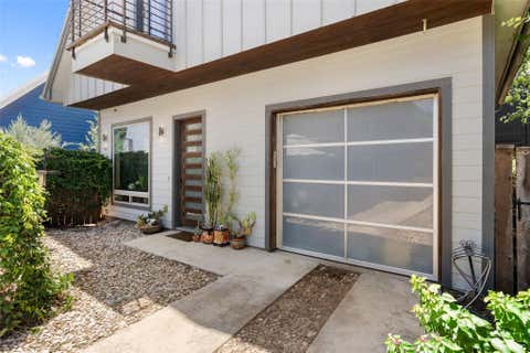 Tiny photo for 902 Calle Limon RD #B, Austin, TX 78702 (MLS # 5060240)