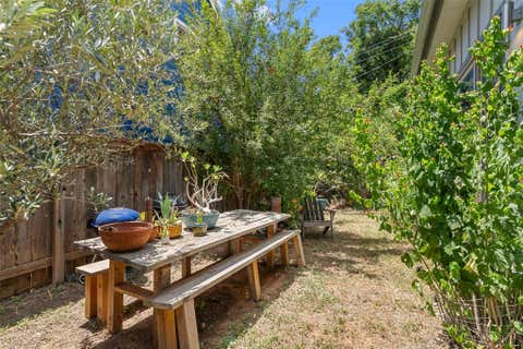 Tiny photo for 902 Calle Limon RD #B, Austin, TX 78702 (MLS # 5060240)