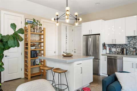 Tiny photo for 902 Calle Limon RD #B, Austin, TX 78702 (MLS # 5060240)