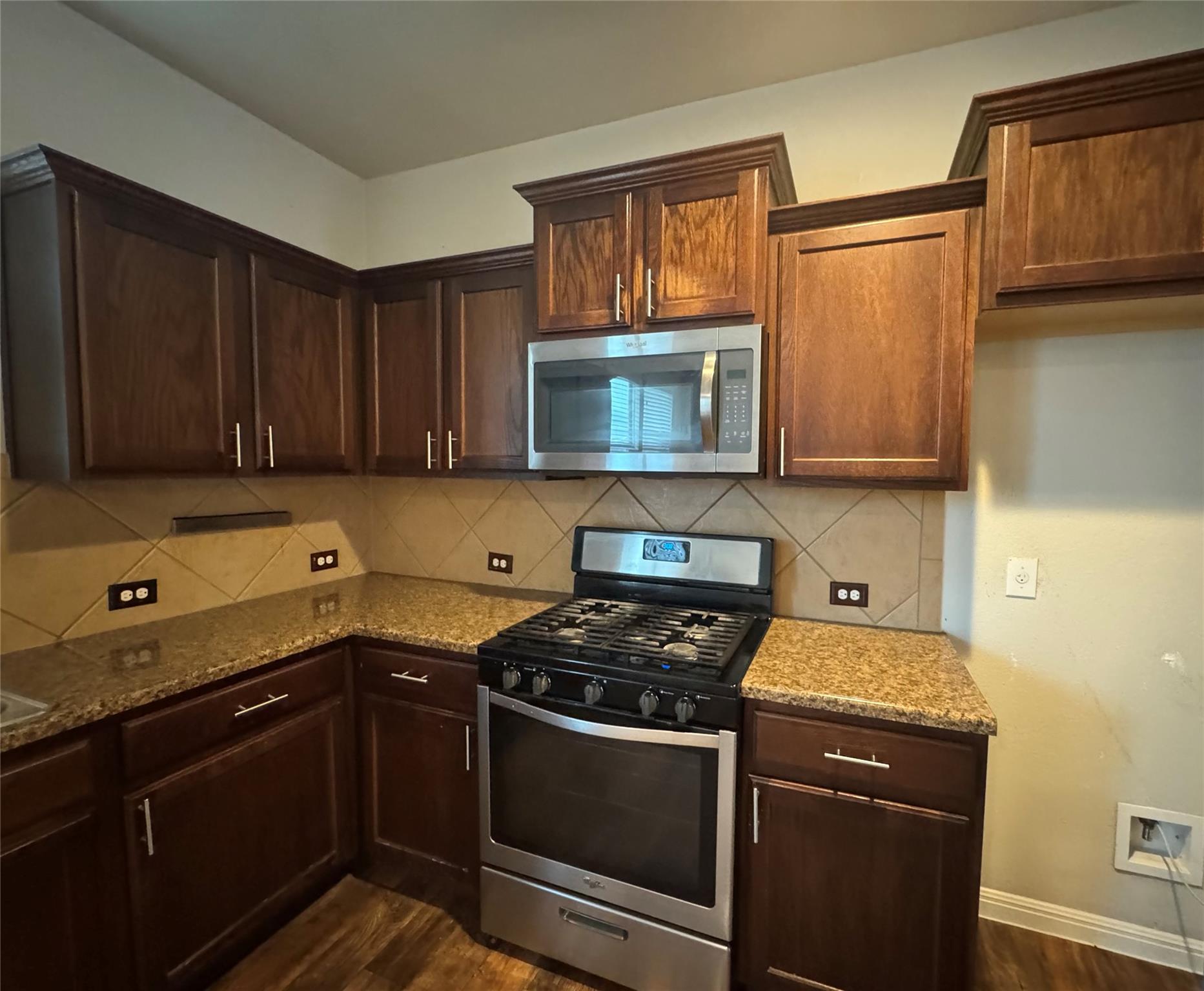 253 Eagle Brook LN