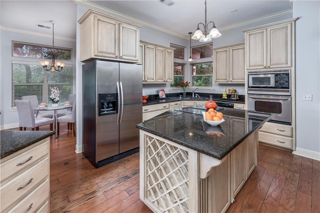 400 Bedford DR