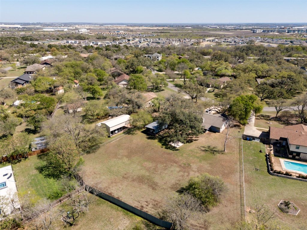 Photo of 110 Cedar DR, Mountain City, TX 78610 (MLS # 9502907)