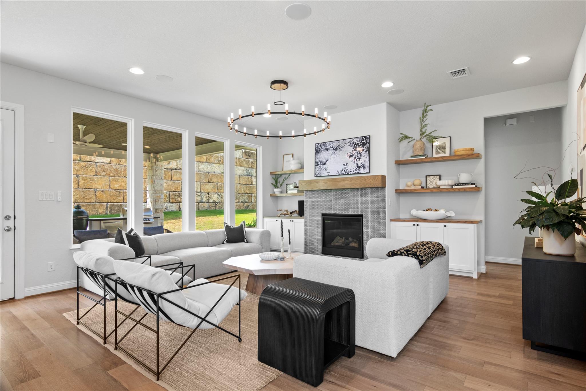 211 Abbeyville WALK