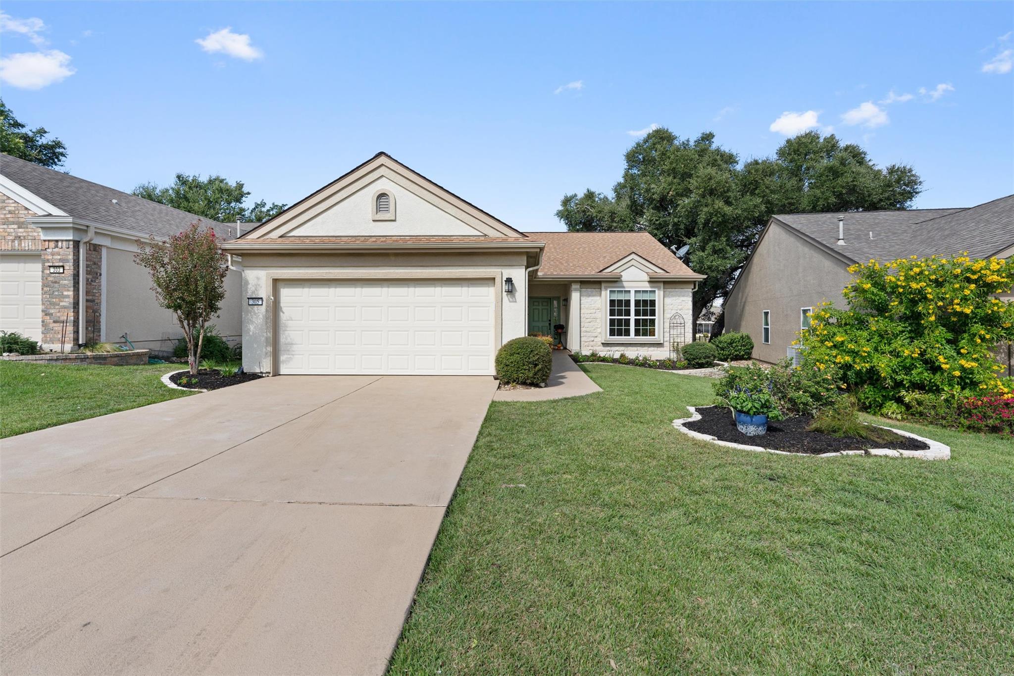 305 Rosecliff DR