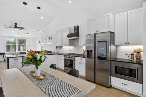 Tiny photo for 504 W Croslin ST, Austin, TX 78752 (MLS # 7095862)