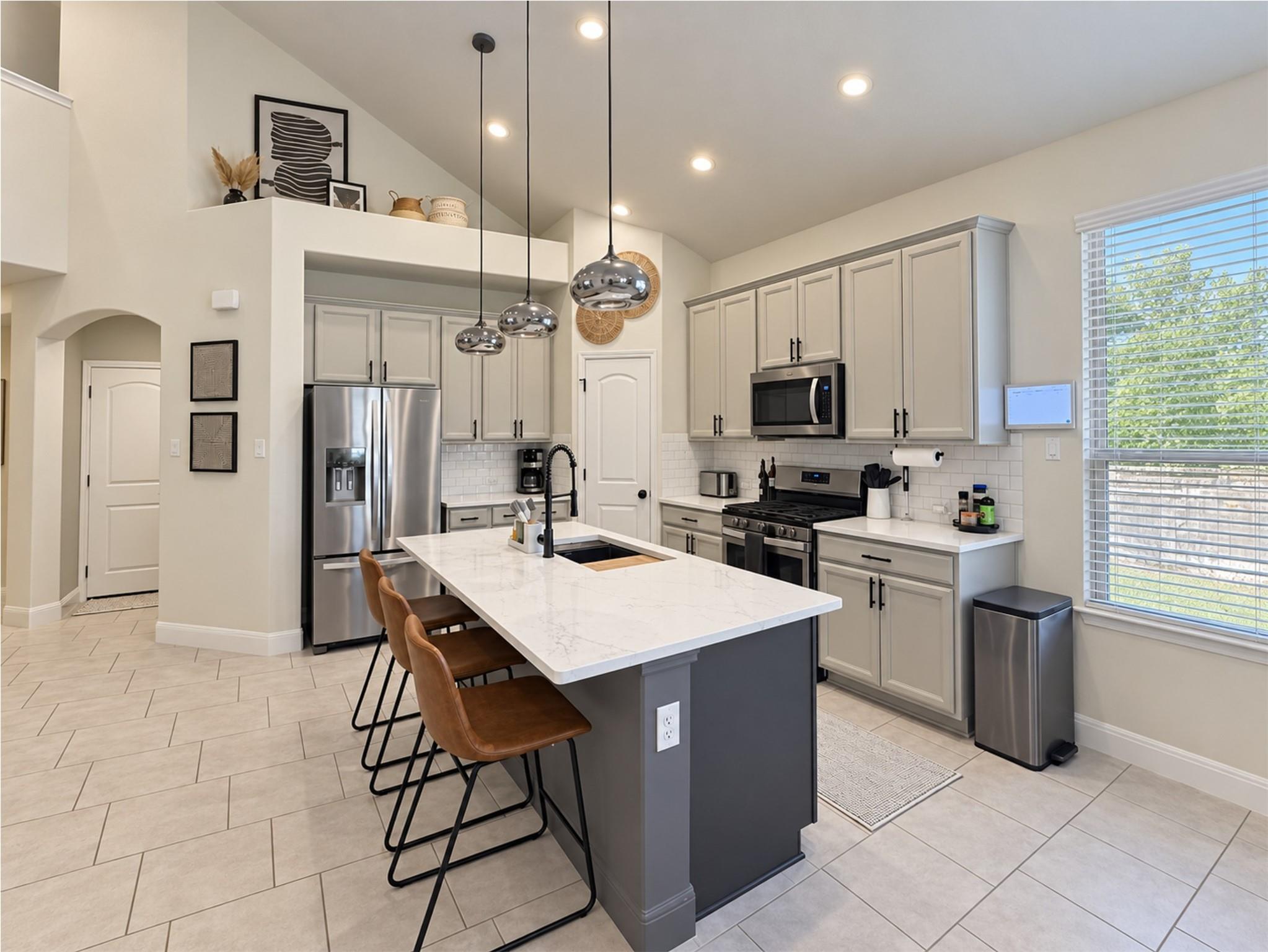 102 Methodius DR